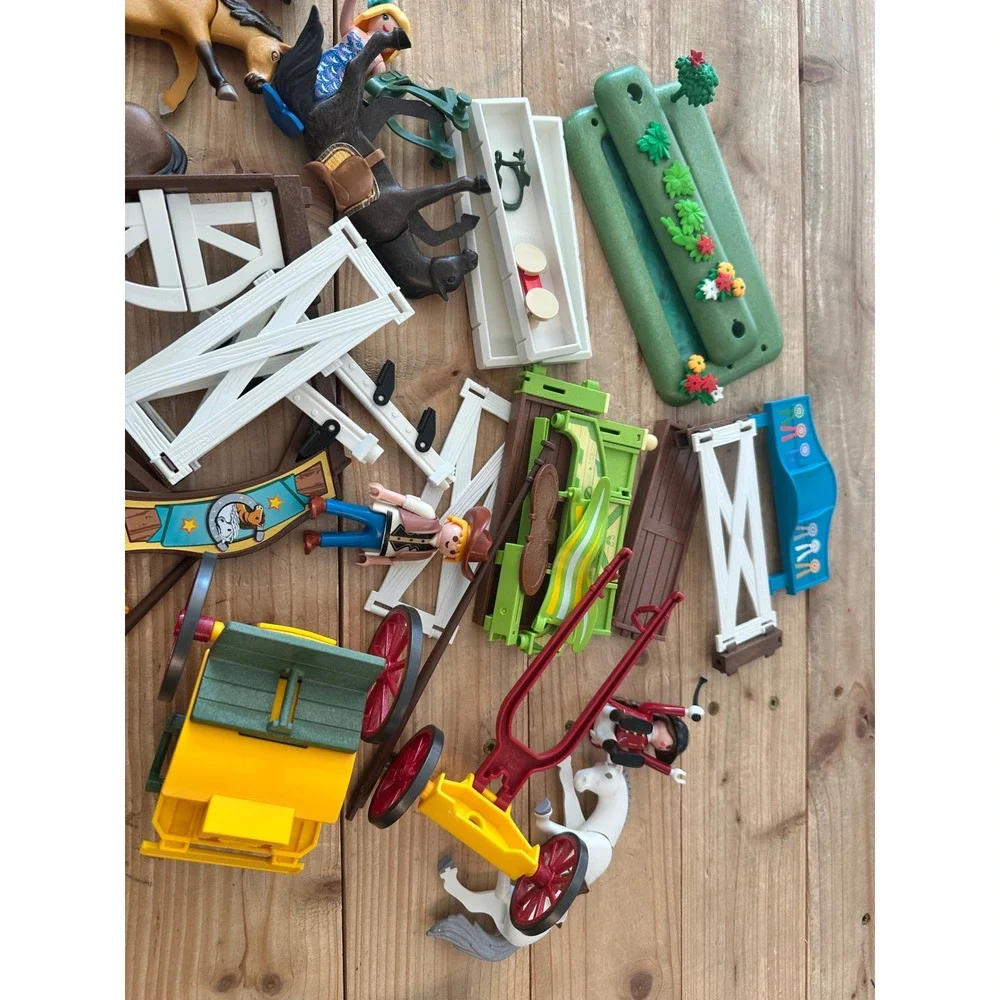 Playmobil Horse Stable Ranch‎ Lot Figures Horses Carriage Fence Accessories